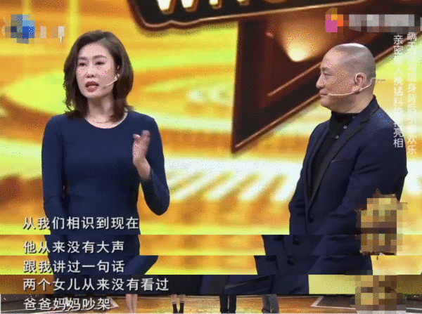  汤镇业罕晒双胞胎女儿，俩姐妹五官精致身材苗条